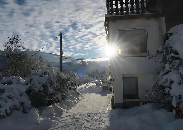 Demberg アパート シュマレンベルク