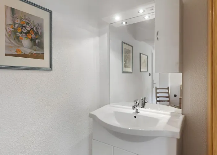 Demberg アパート シュマレンベルク